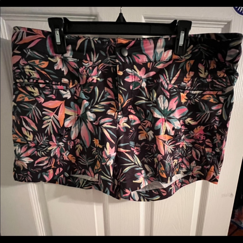 5Fin fishing shorts